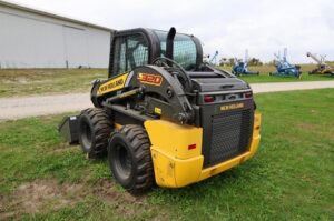 NEW-HOLLAND-L320-75083-3