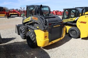 NEW-HOLLAND-L320-76068-3
