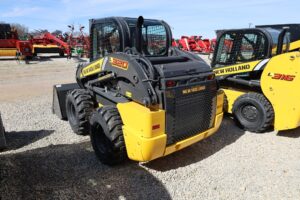 NEW-HOLLAND-L320-76068-3
