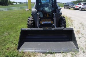 NEW-HOLLAND-L320-76746-1