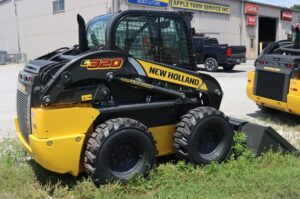 NEW-HOLLAND-L320-76746-3