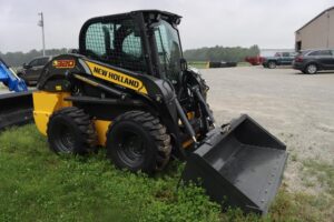 NEW-HOLLAND-L320-JAF0L320VSM467410-2