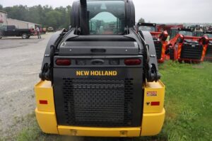 NEW-HOLLAND-L320-JAF0L320VSM467410-4