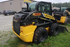 NEW-HOLLAND-L320-JAF0L320VSM467410-5