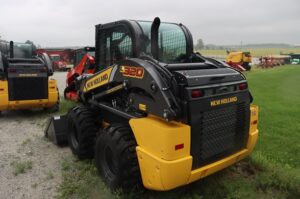 NEW-HOLLAND-L320-JAF0L320VSM467410-6