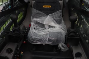 NEW-HOLLAND-L320-JAF0L320VSM467410-7