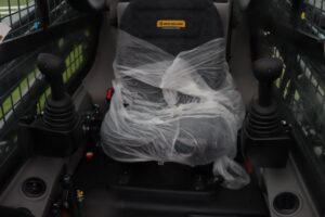 NEW-HOLLAND-L320-JAF0L320VSM467410-7