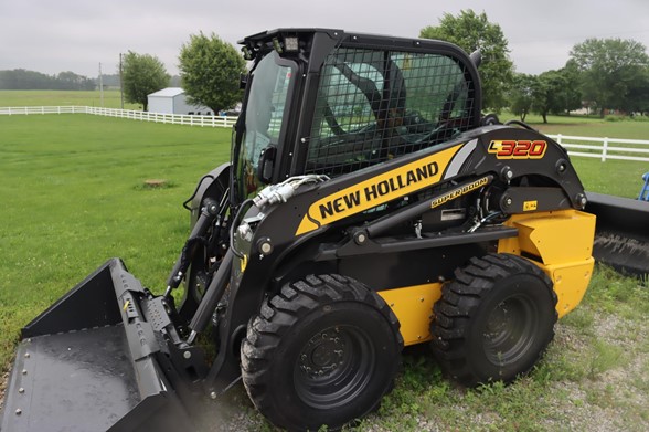 NEW-HOLLAND-L320-JAF0L320VSM467410