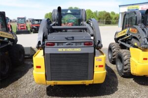 NEW-HOLLAND-L328-74408-2