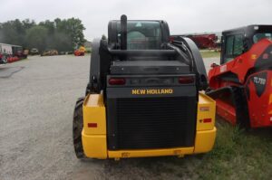 NEW-HOLLAND-L328-76751-4