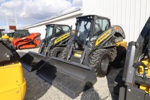 NEW-HOLLAND-L328-77323-2