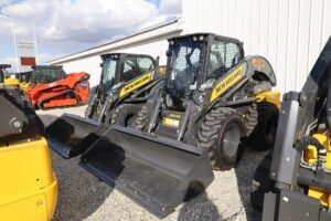 NEW-HOLLAND-L328-77323-2