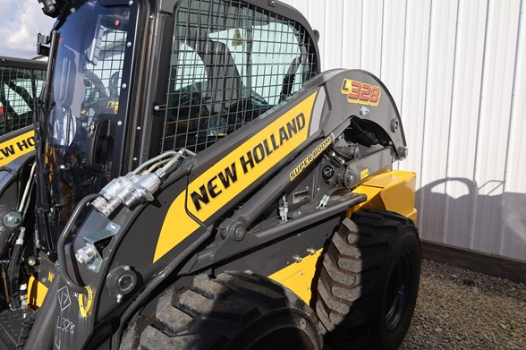 NEW-HOLLAND-L328-77323