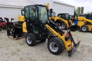 NEW-HOLLAND-ML23-76835-1