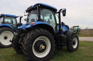 NEW-HOLLAND-T7