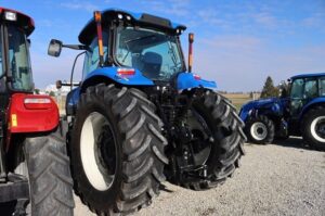 NEW-HOLLAND-T7