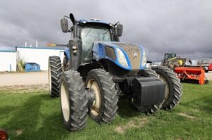 NEW-HOLLAND-T8