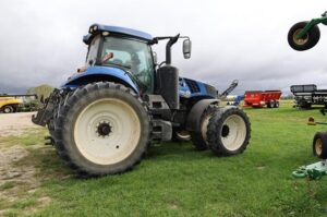 NEW-HOLLAND-T8