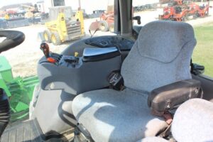 NEW-HOLLAND-TG210-74009-4