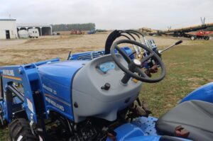 NEW-HOLLAND-WORKMASTER-25-72472-4